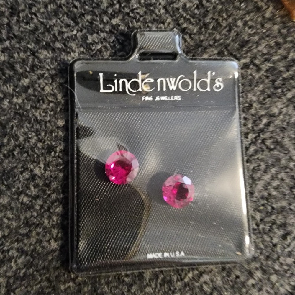 (2) Lindenwold's Fine Jewelers‎ Cubic Zirconium Hot Pink/Fuchsia